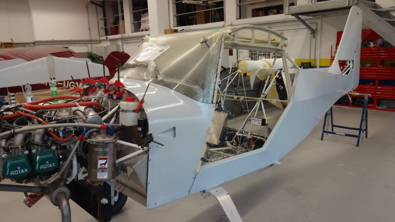 Boot cowl und windshield montiert