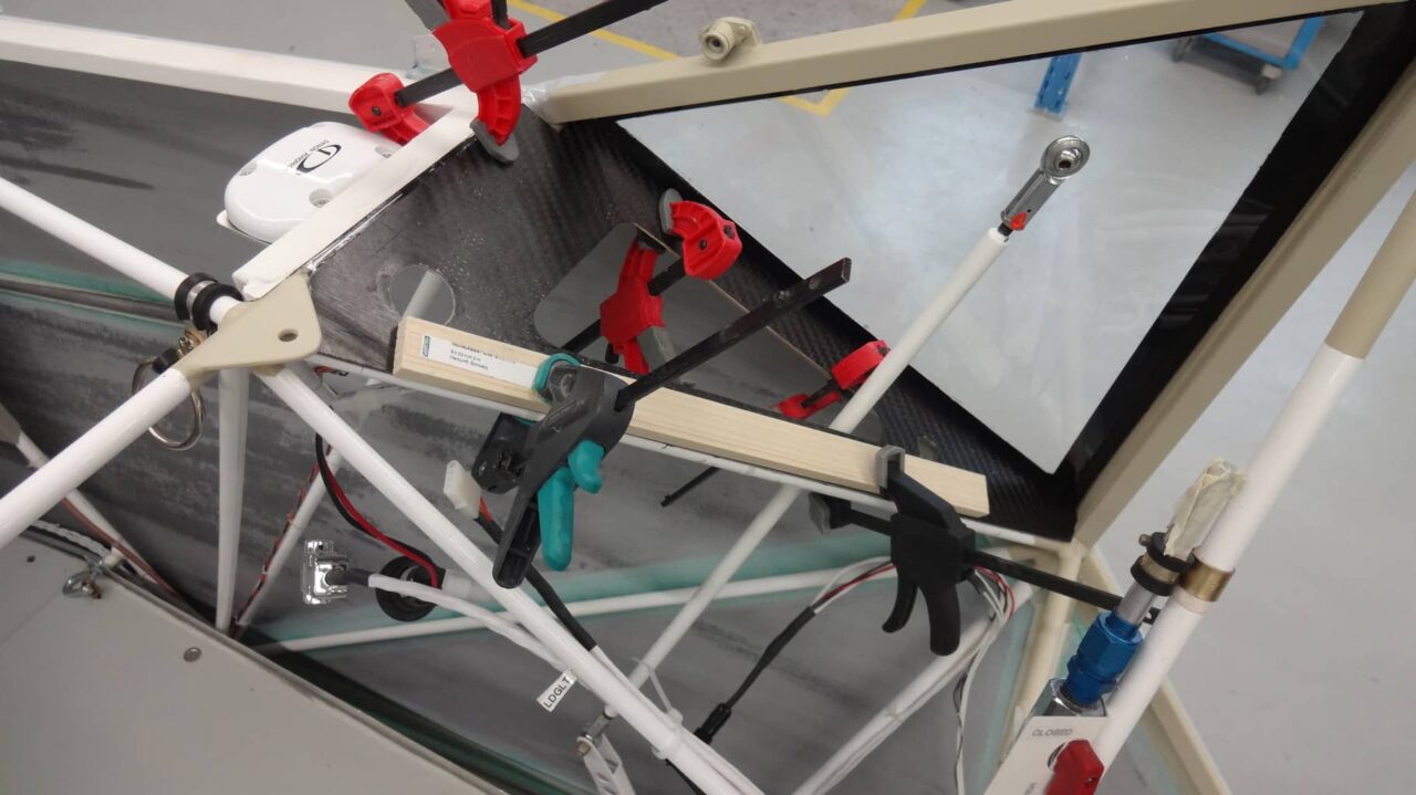 Aft side panels eingebaut